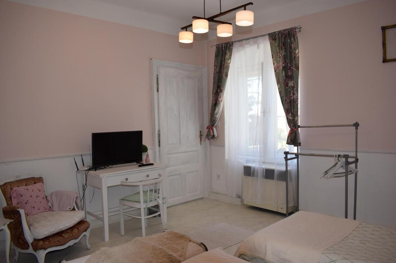 Malomszeg Apartman 2 Pecs Bagian luar foto